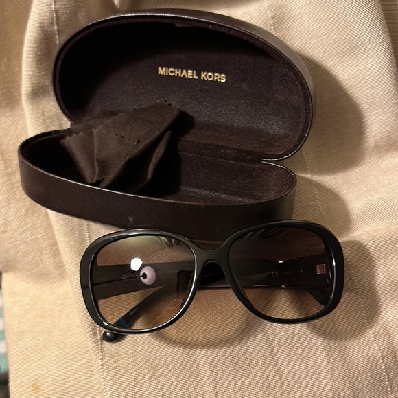 Micheal Kors Oval shaped framed Sunglasses. - Picture 3 of 5